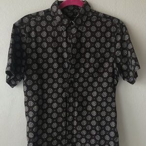 Vintage causal style Button down shirt